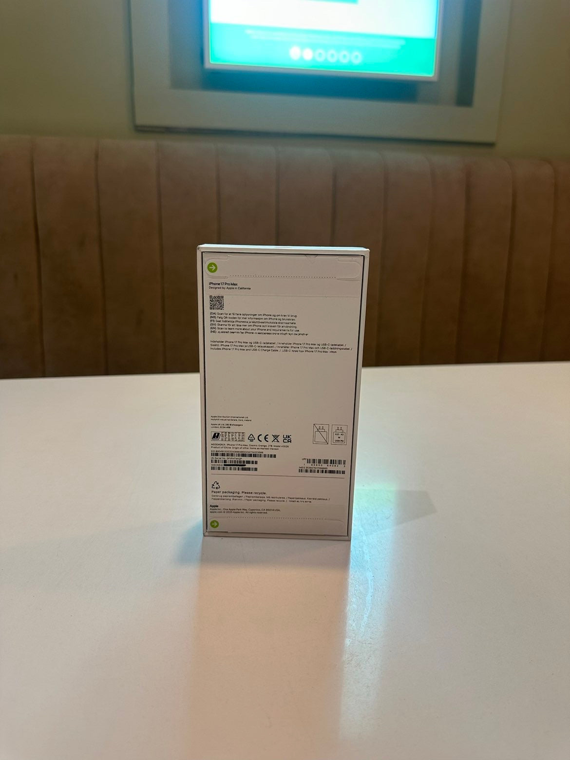 iPhone 17 Pro Max Cosmic Orange