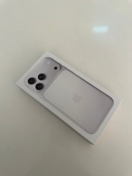 iPhone 17 Pro Max Silver